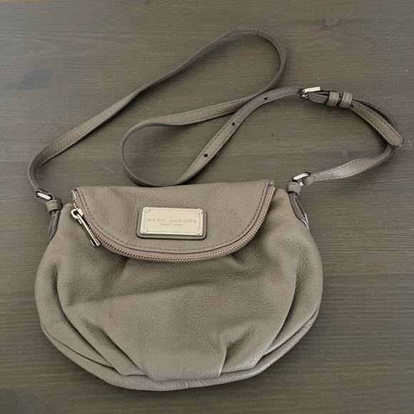 Marc Jacobs Handbags - Marc Jacobs Natasha Bag New York Mini Crossbody Cement Gray